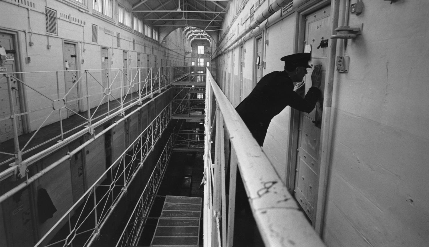Foucault – O Carcerário